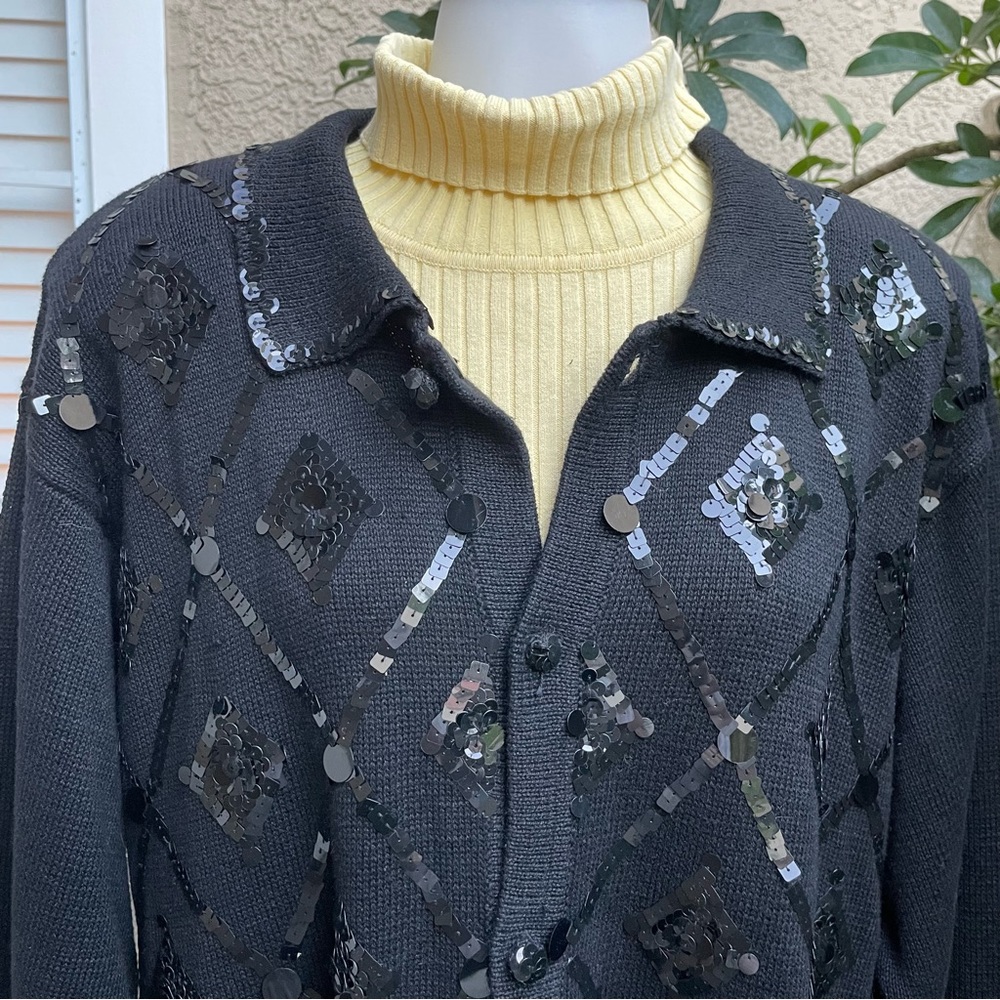 New vintage black Fitting Image cardigan with exclusive of trim decoration